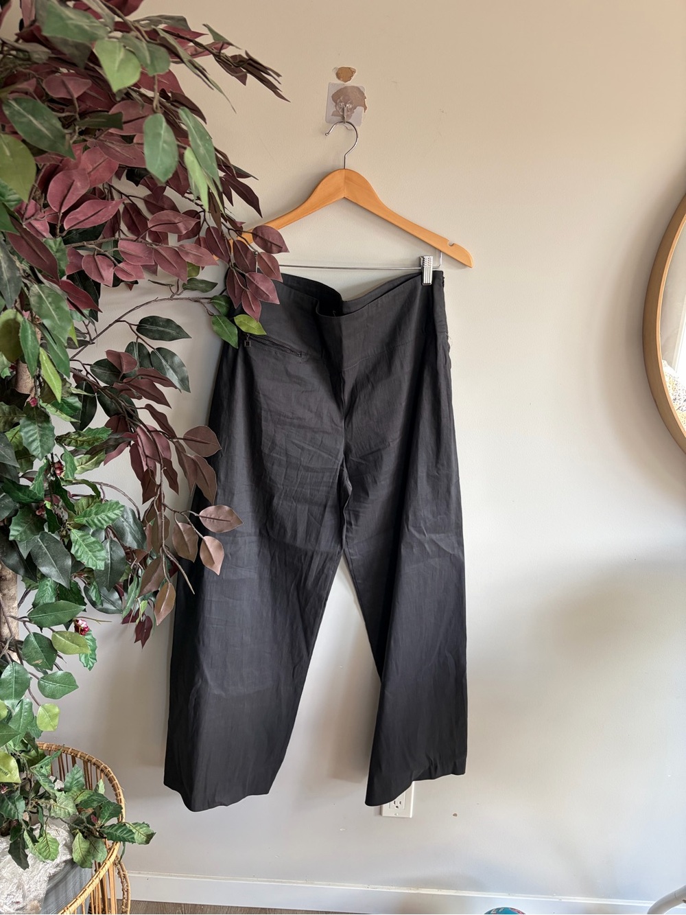 Sarah Pacini Wide Leg High Rise Linen Pants in Black size 3 (large)
